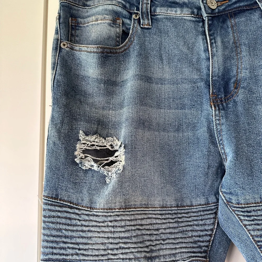 Smoke & Ash Moto Jeans 🔥 Distressed Skinny Denim 34x32 Stretch